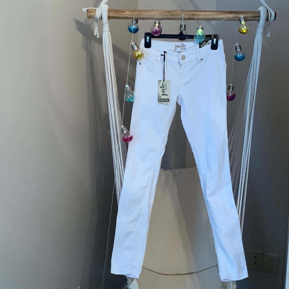 Jade Jeans- white jogging- 3/4 new w/ tags